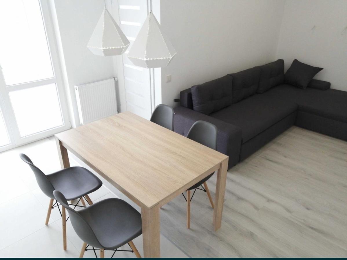 Apartment White Melnyka10 *