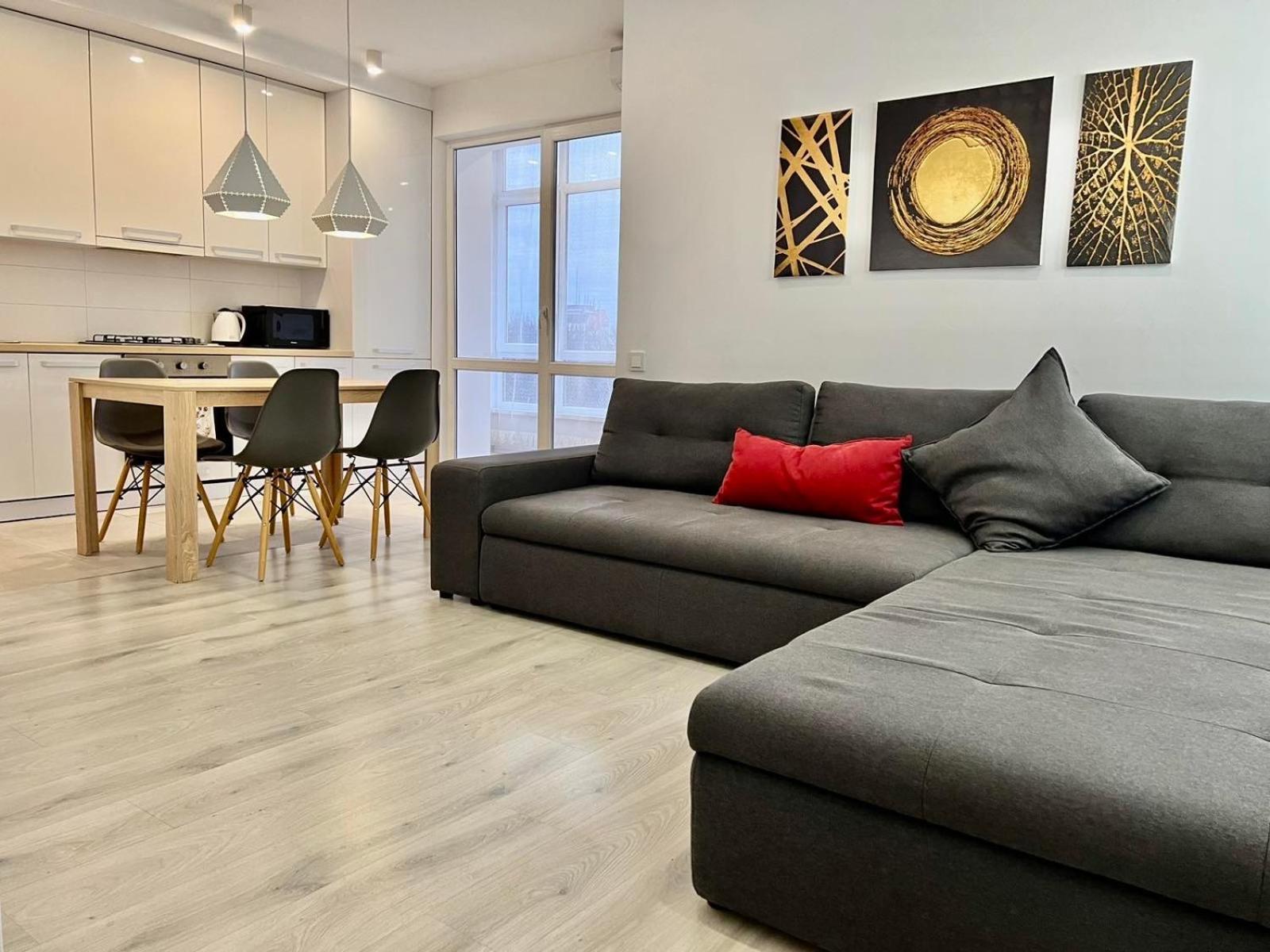 Apartment White Melnyka10