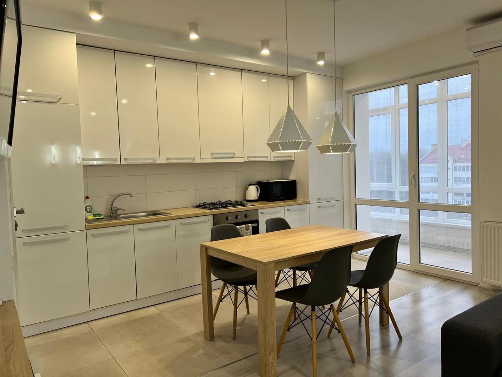 Apartment White Melnyka10 *