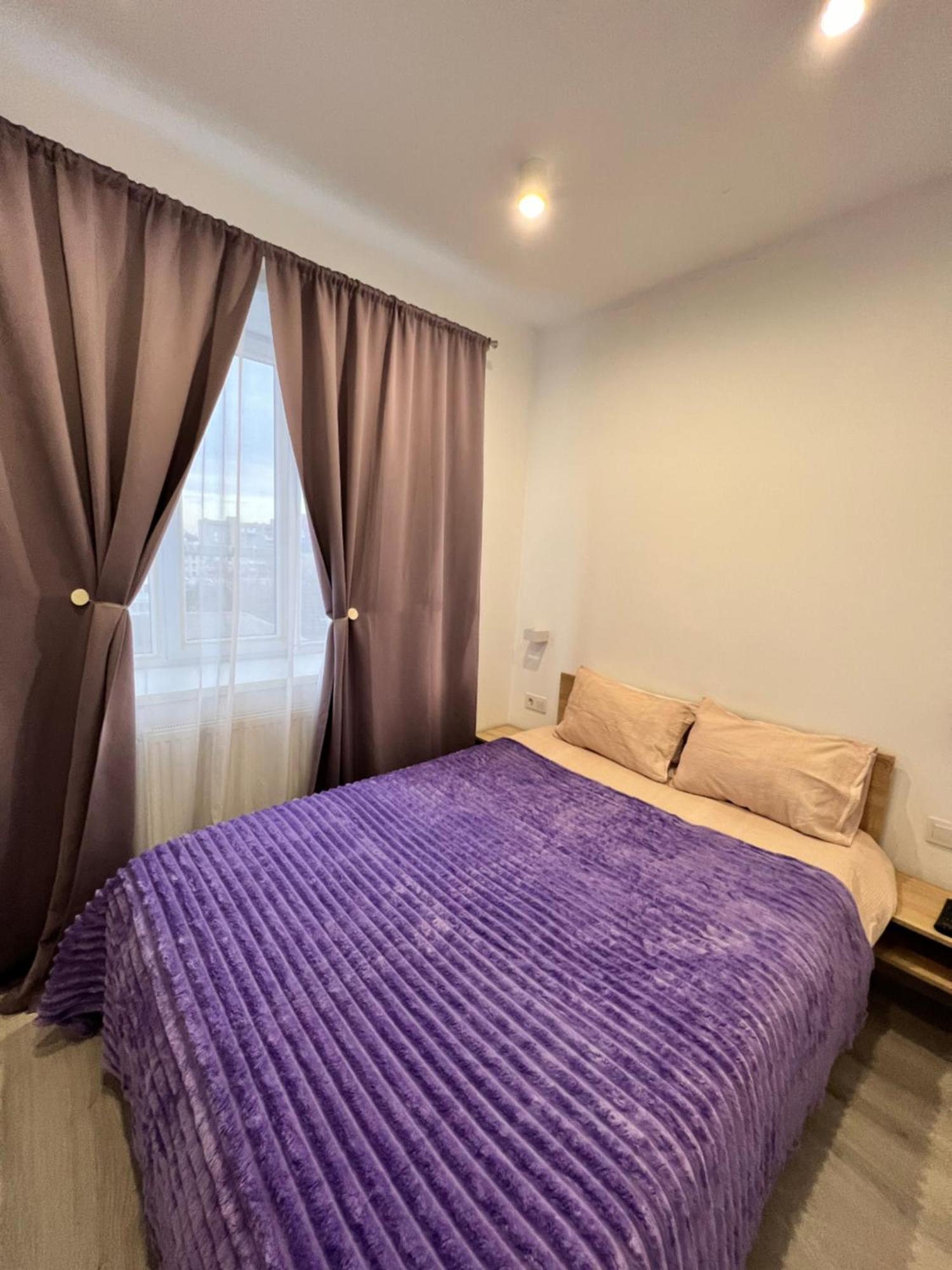 Apartment White Melnyka10