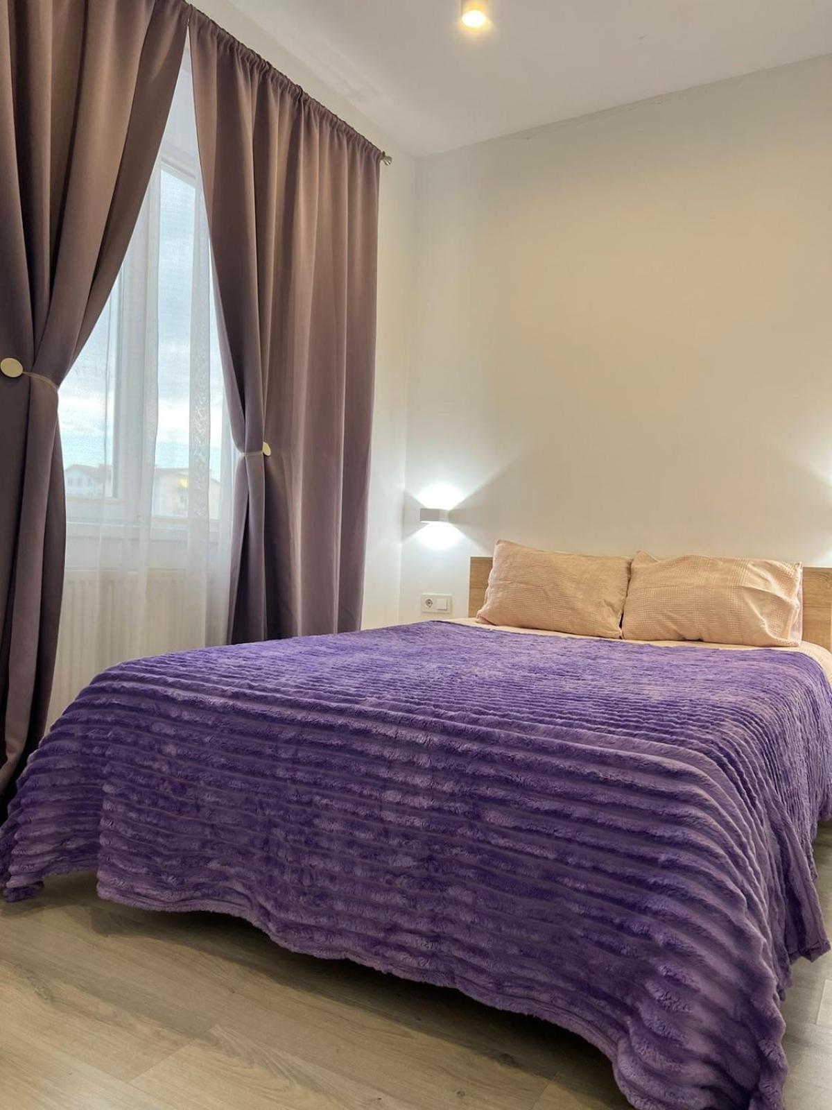 White Melnyka10 Apartament