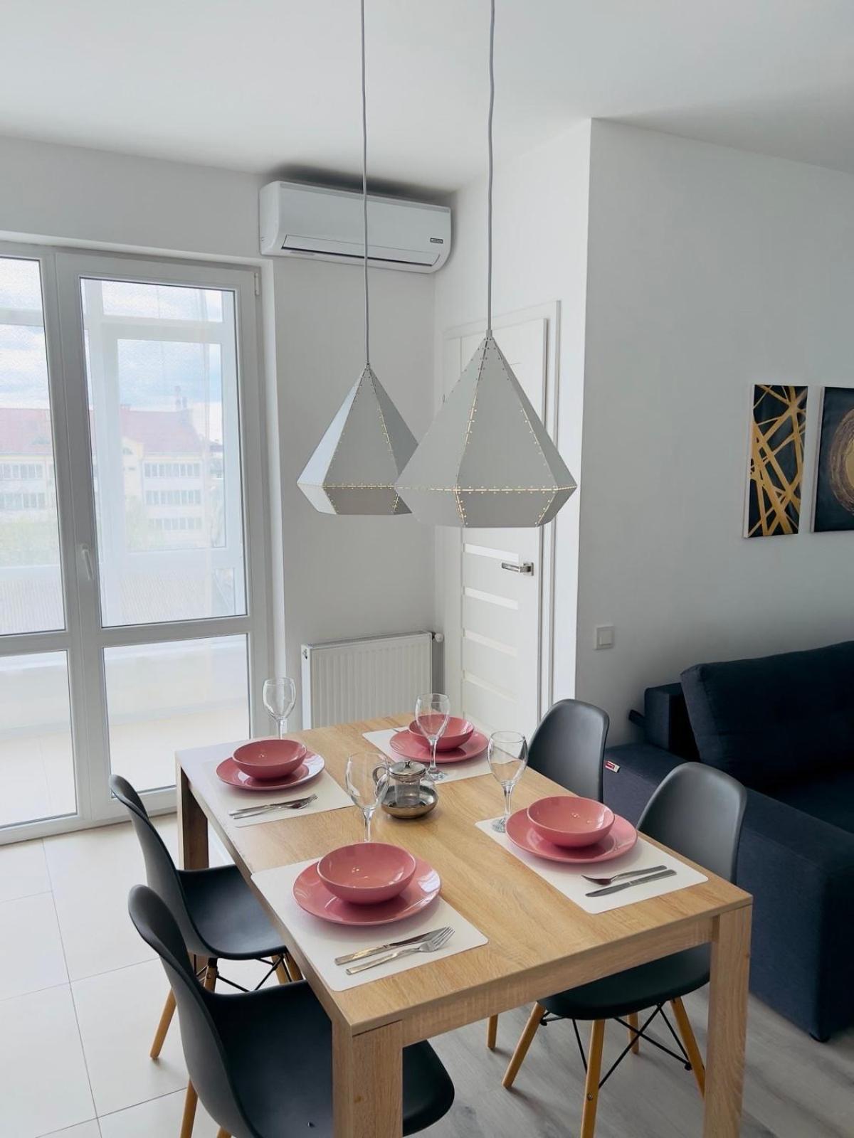 White Melnyka10 Apartment *