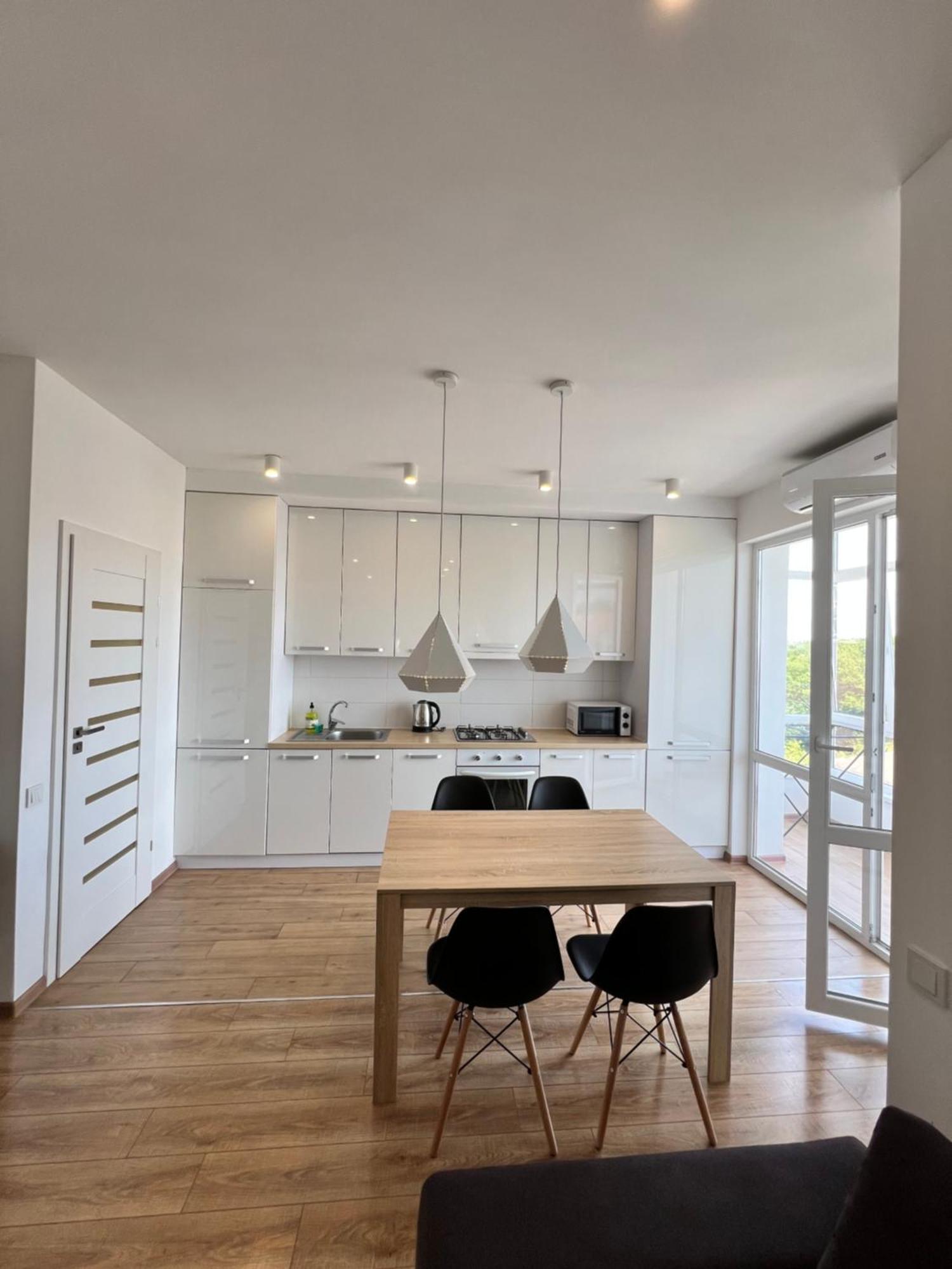 Apartment White Melnyka10 *