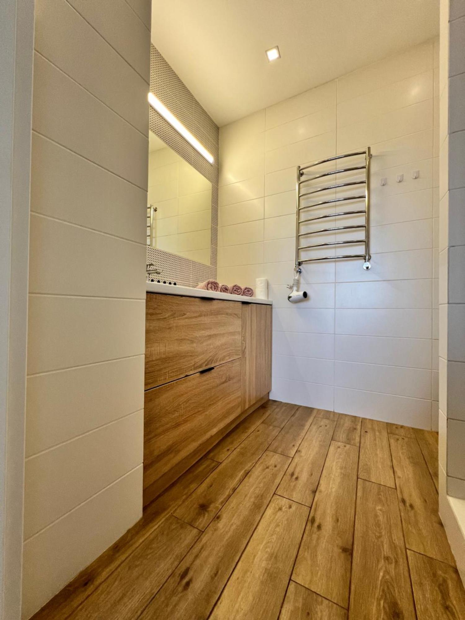 Apartment White Melnyka10 *